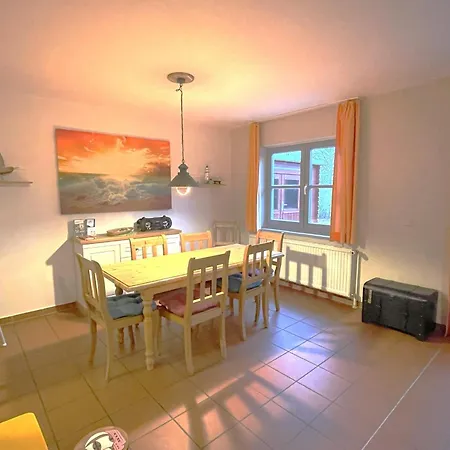Ferienhaus Huehnergott Mit Grossem Garten Familienfreundlich Garz (Rugen)