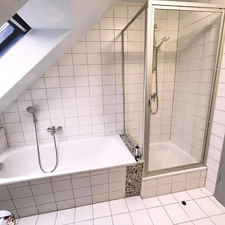 Ferienhaus Huehnergott Mit Grossem Garten Familienfreundlich