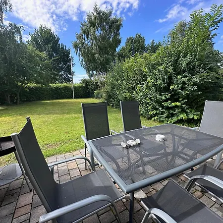 Ferienhaus Huehnergott Mit Grossem Garten Familienfreundlich Vakantiehuis *